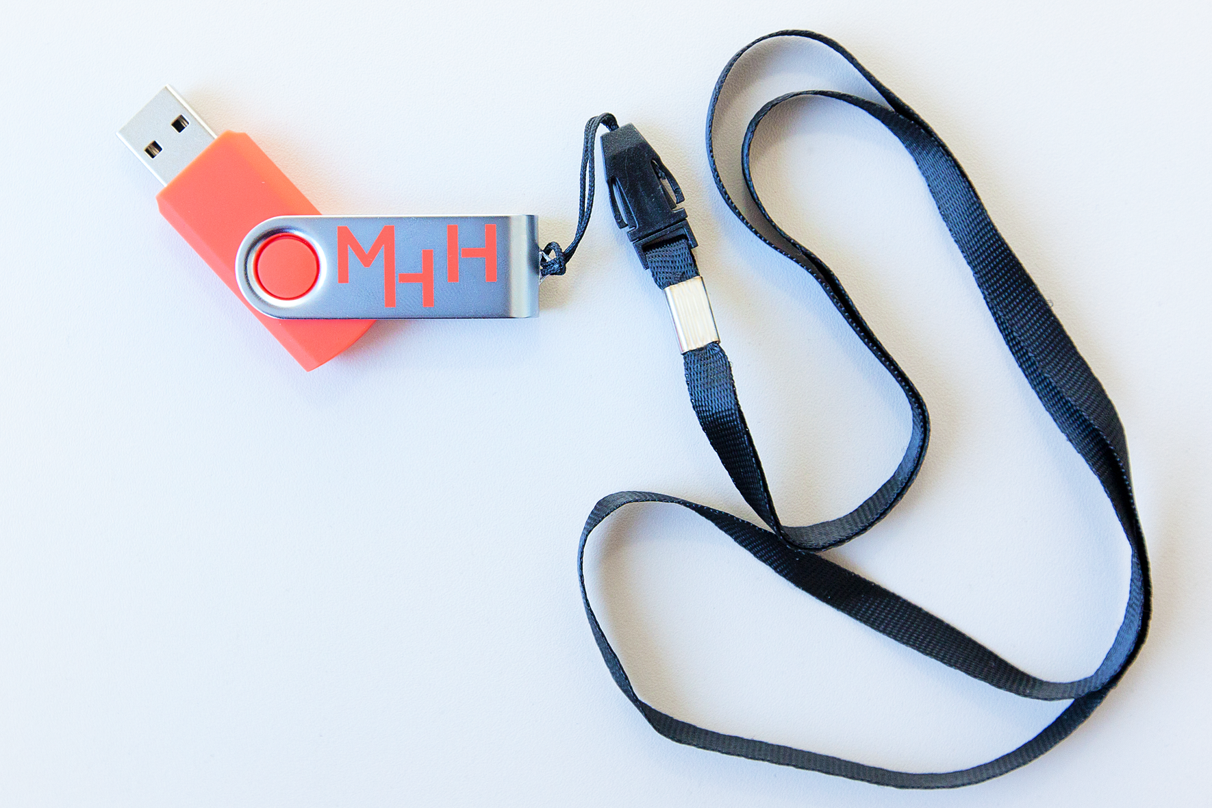 USB-Stick mit MHH-Logo