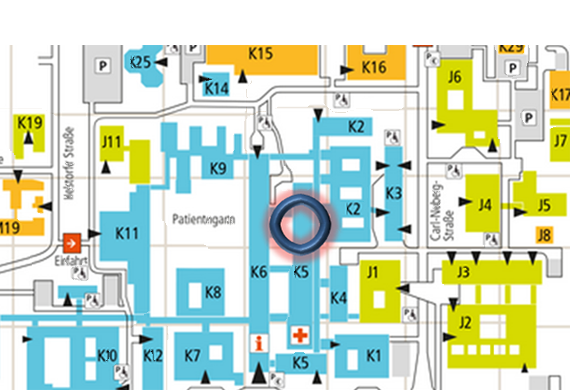 Der Lageplan zeigt die Gebäude der MHH, wobei der blaue Kreis die Lage des Labors der AG Jacobs anzeigt. Copyright: IGM - Infrastrukturelles Gebäudemanagement/MHH (modifiziert)