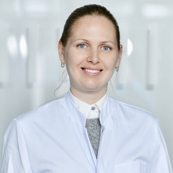 Dr. Olena Pogozhykh