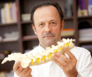 Porträtbild von Prof. Joachim K. Krauss