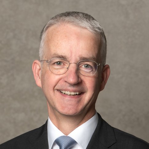 Portrait photograph of Prof. Dr Frank Lammert, Vice President and Head of the Department of Patient Care at the MHH