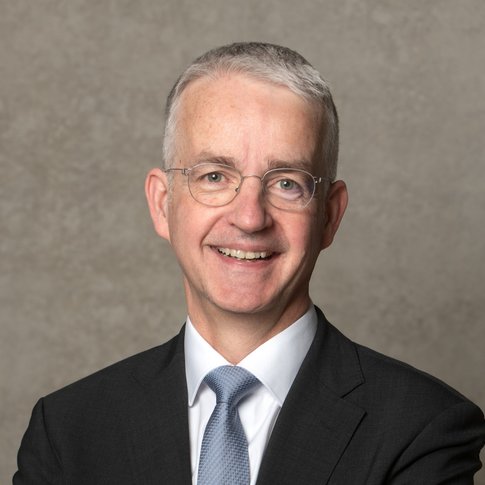 Portrait photograph of Prof. Dr Frank Lammert, Vice President and Head of the Department of Patient Care at the MHH