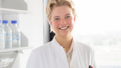 Foto von Frau Bindel.