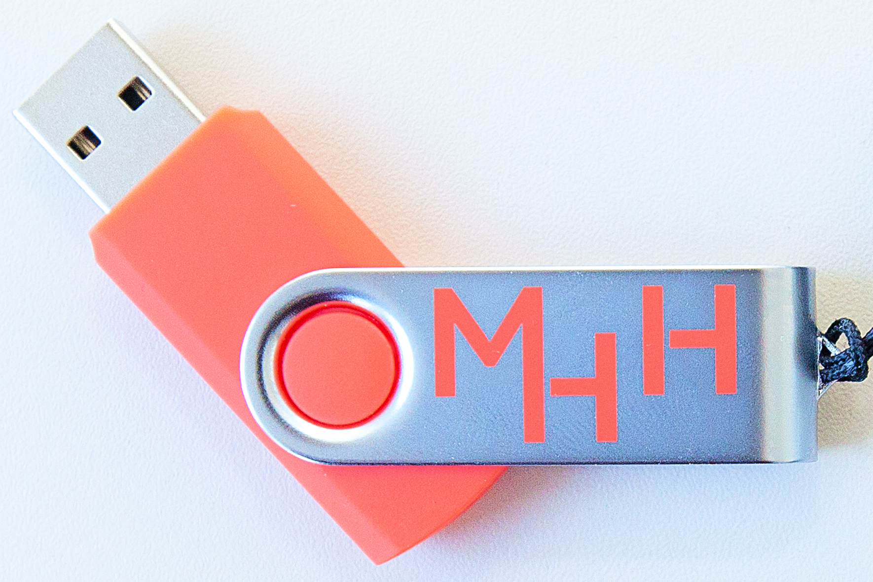 USB-Stick mit MHH-Logo 