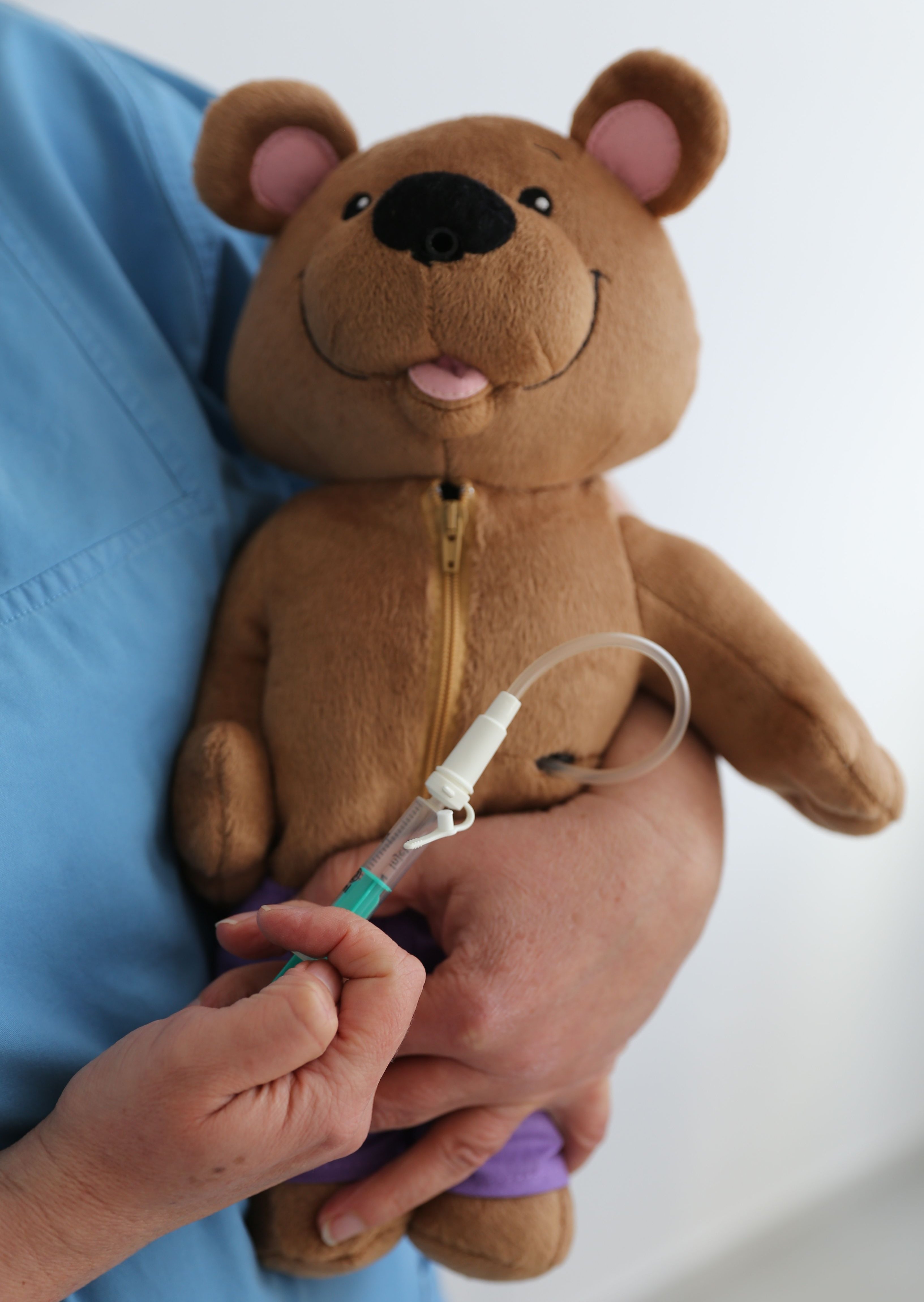 Teddy mit Sonde Copyright: schlüter, Katrin päd. Diätologie MHH