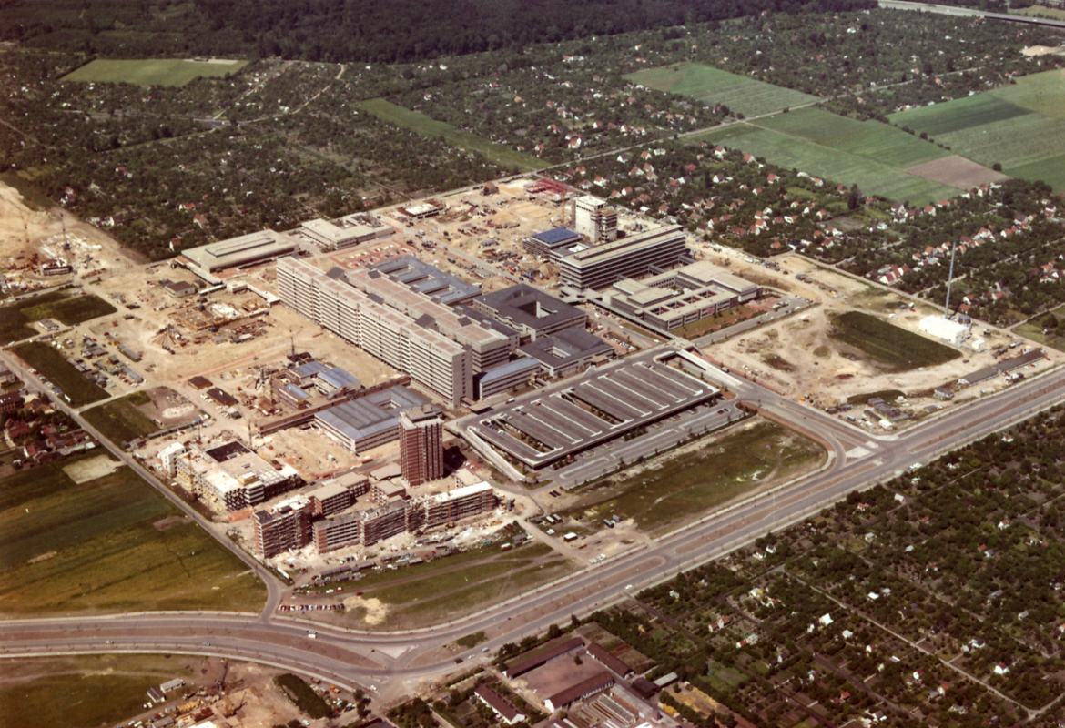 MHH, Gründung, Geschichte Aerial view of the MHH site 1970. Copyright: MHH Archive / Communications Office