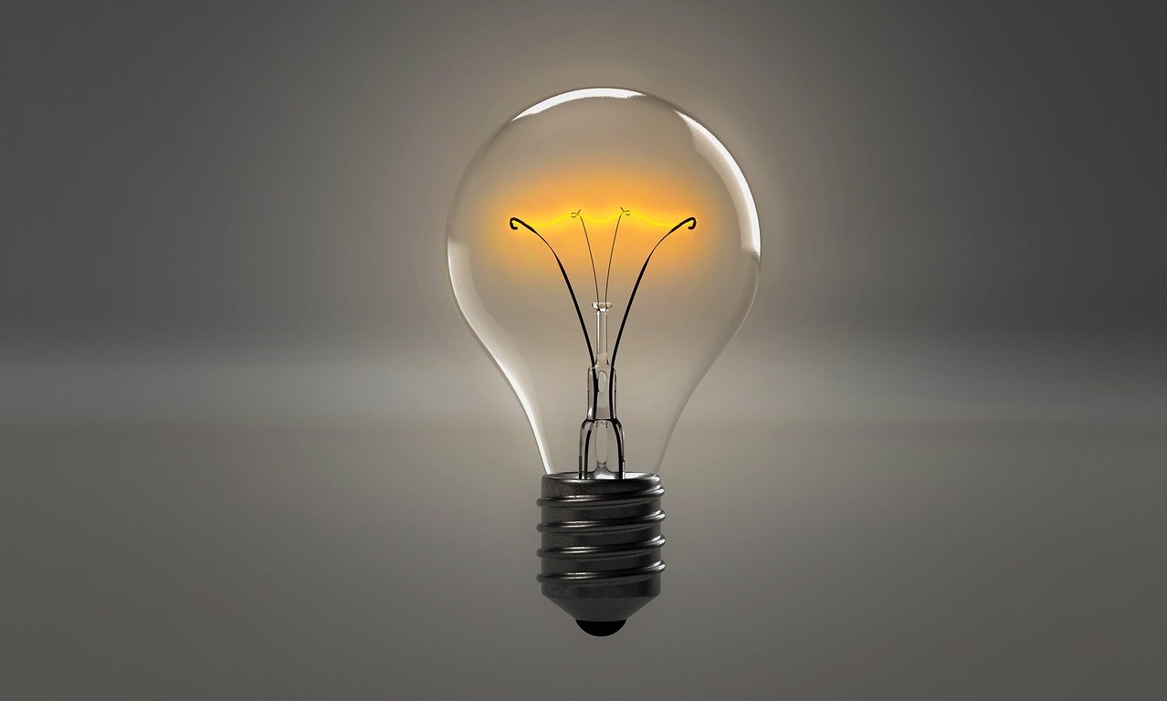 Copyright: Pixabay Bild mit Glühlampe
