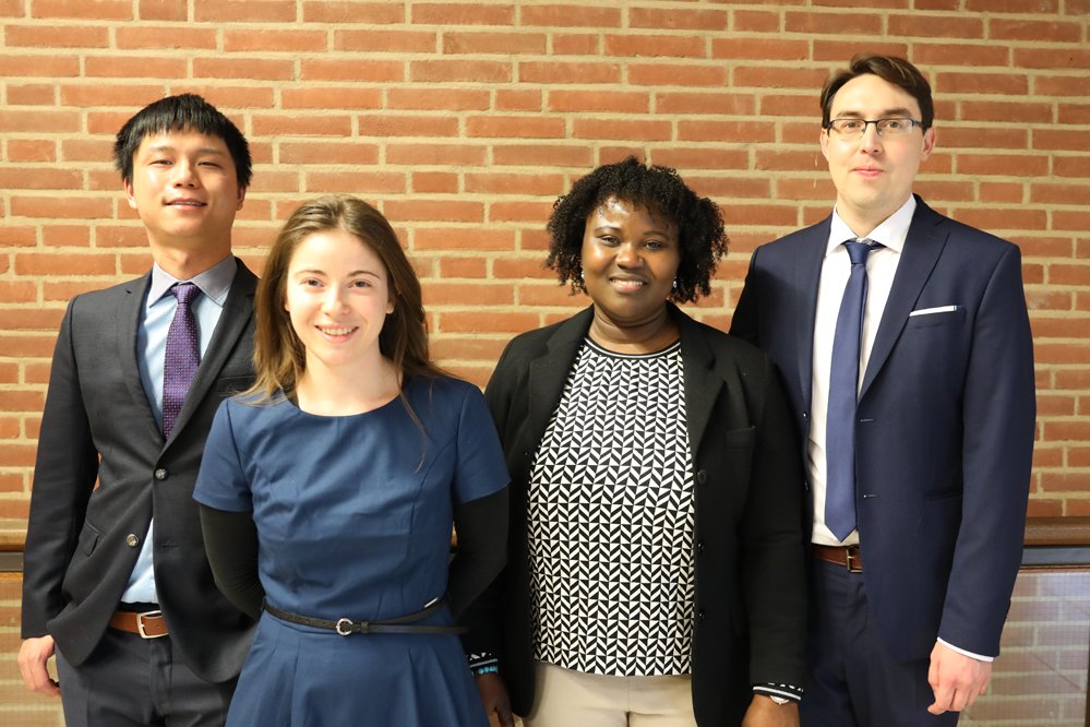 Copyright: Johann, Sabine/Institute of Immunology/MHH four graduated PhD students