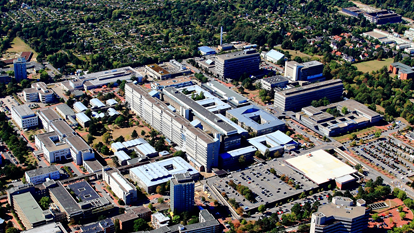 [Translate to Englisch:] Luftaufnahme des MHH Campus