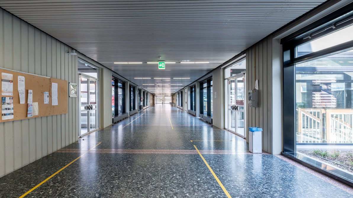 Flur S0 Ebene - Gebäude J02