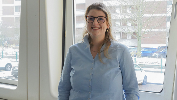 Porträtbild von Lara Engelke.