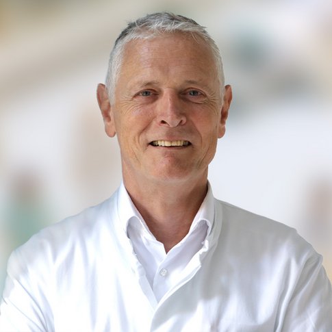 Porträtbild von Ulrich Baumann