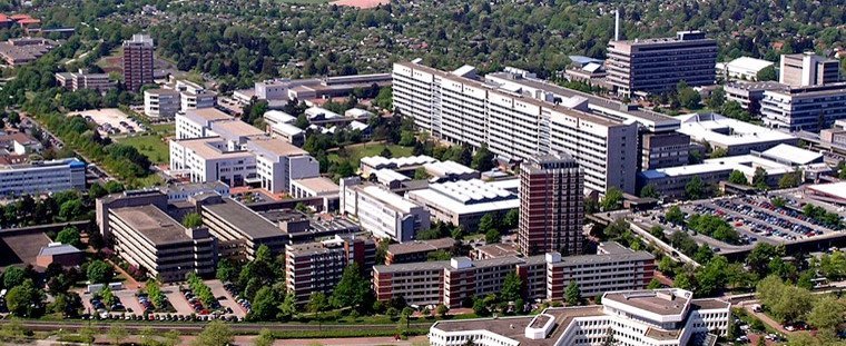 Luftbild der MHH mit dem Gebäude KWA3 im Vordergrund