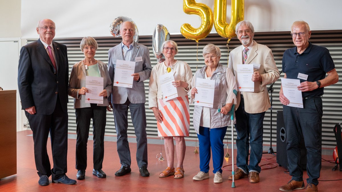 Gruppenfoto der goldenen Jubilar:innen