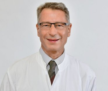 Portraitfoto von Prof. Dr. med. Wilfried Gwinner