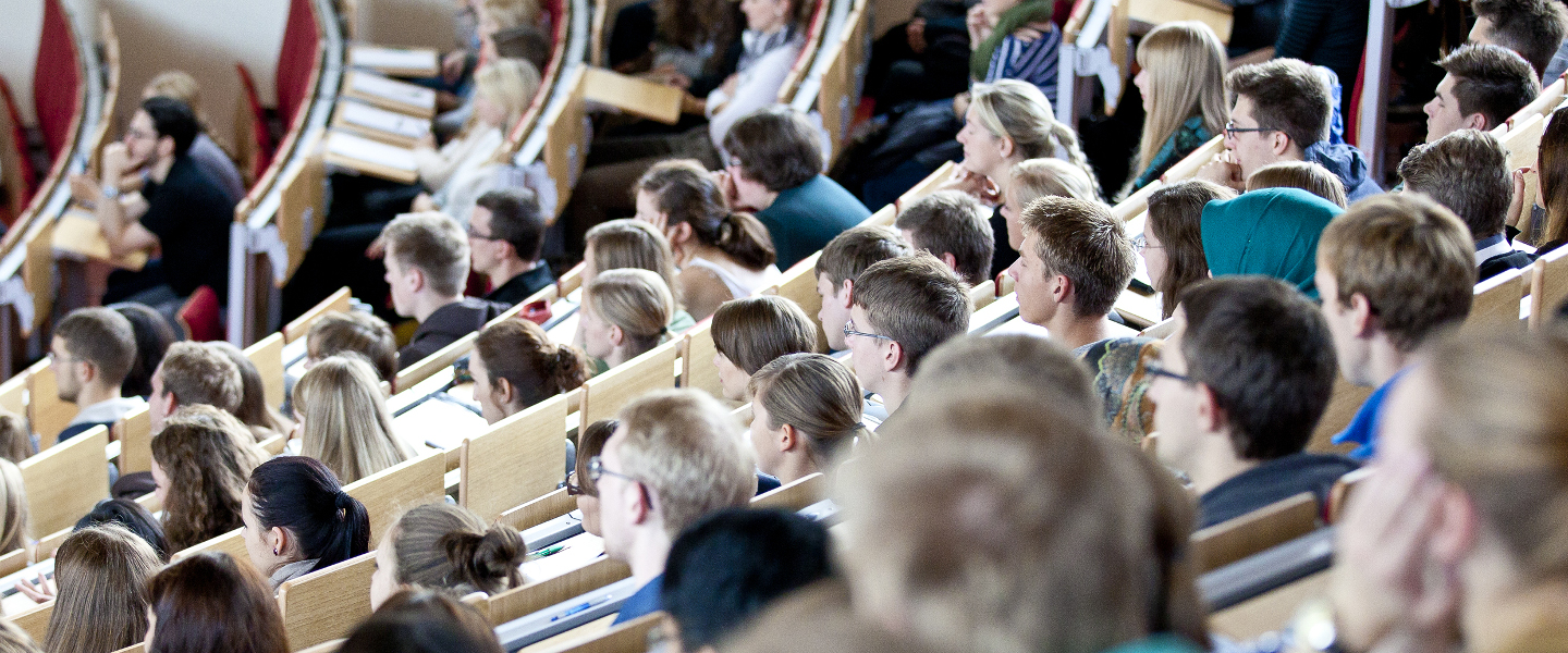 Studierende im Hörsaal