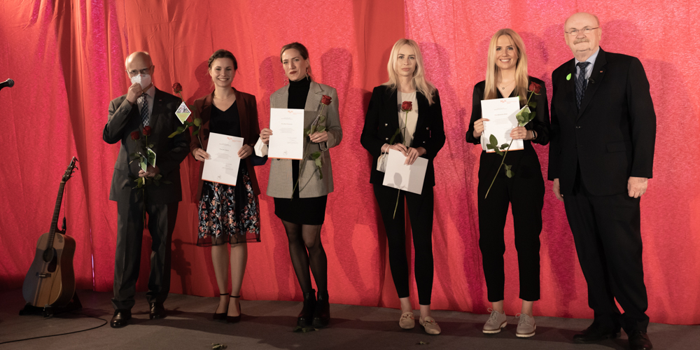 © Annika Morchner, MHH Gruppenbild der AbsolventInnen