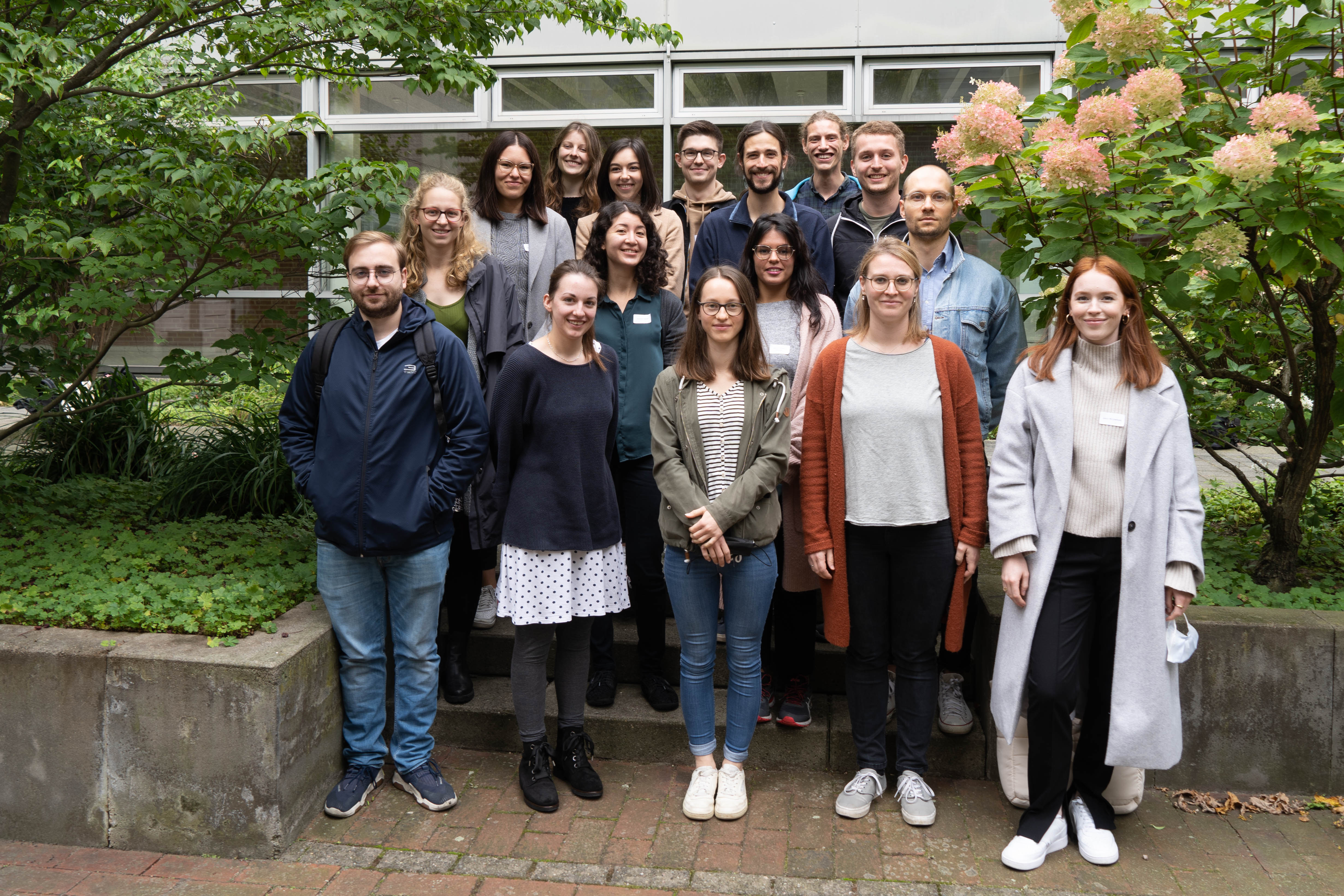 Das Foto zeigt die ersten Studentinnen und Studenten des neuen Masterstudiengangs „Biomedizinische Datenwissenschaft“.