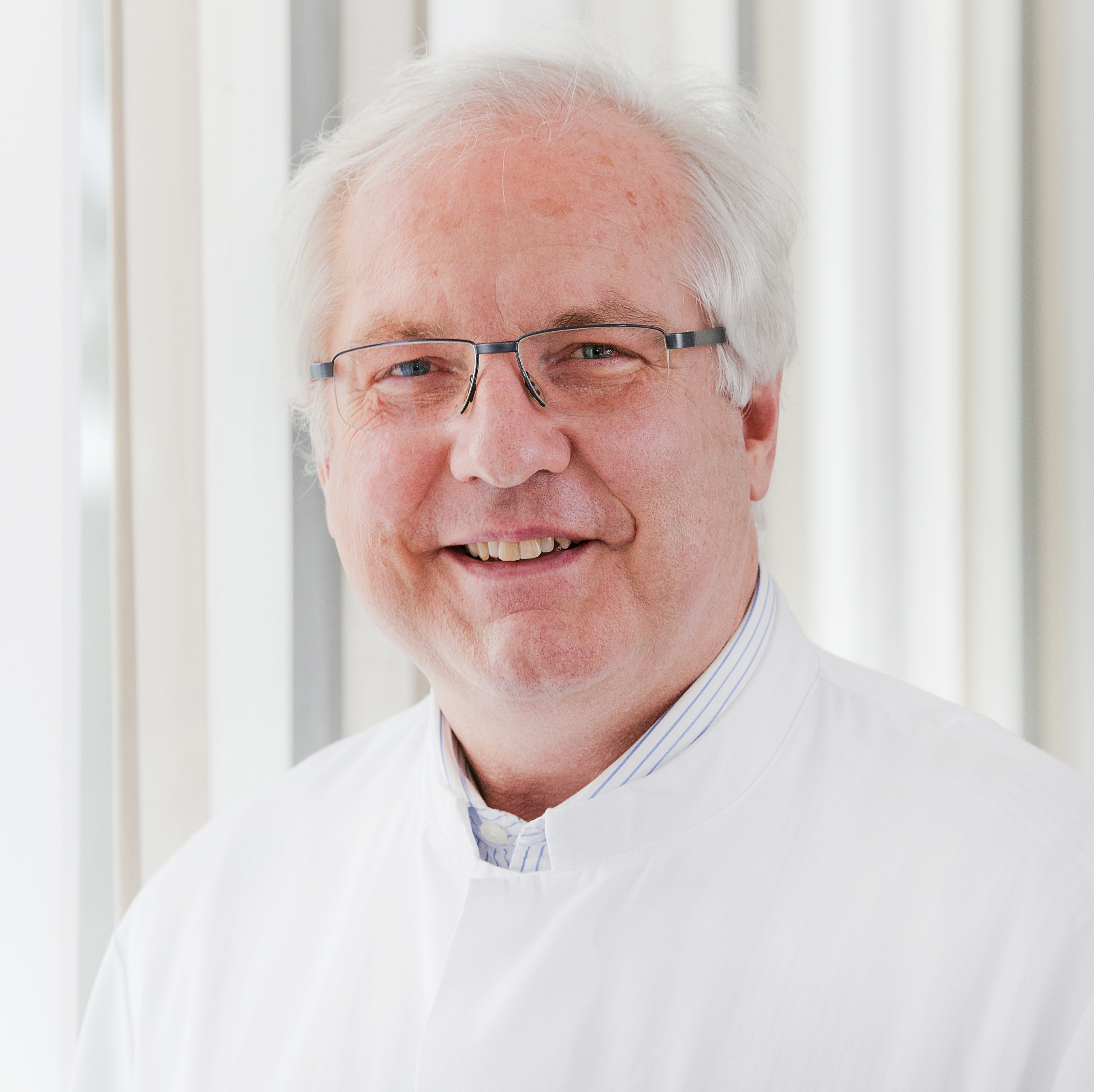 Klinikdirektor Univ.-Prof. Dr. med. Alexander Kapp Portraitfoto des Klinikdirektors Univ.-Prof. Dr. med. Alexander Kapp
