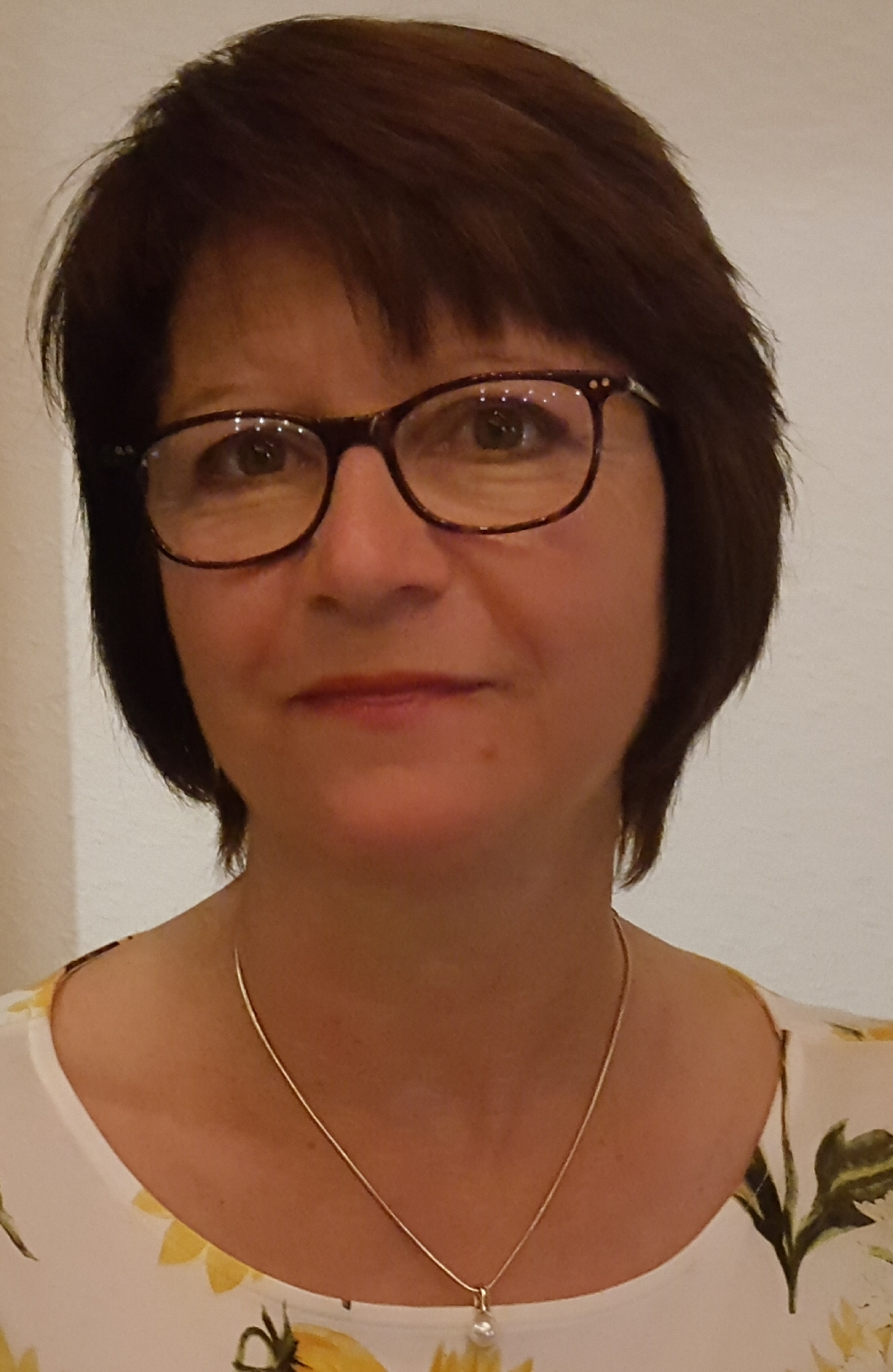 Portraitfoto von Frau Dr. rer. nat. Susanne Mommert, copyright: Privat, Dr. Mommert