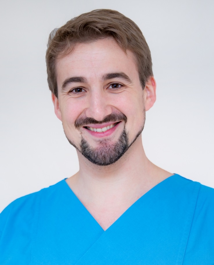 Portraitfoto von Herrn Dr. med. Matthias Schefzyk, Oberarzt der Klinik für Dermatologie, Allergologie und Venerologie