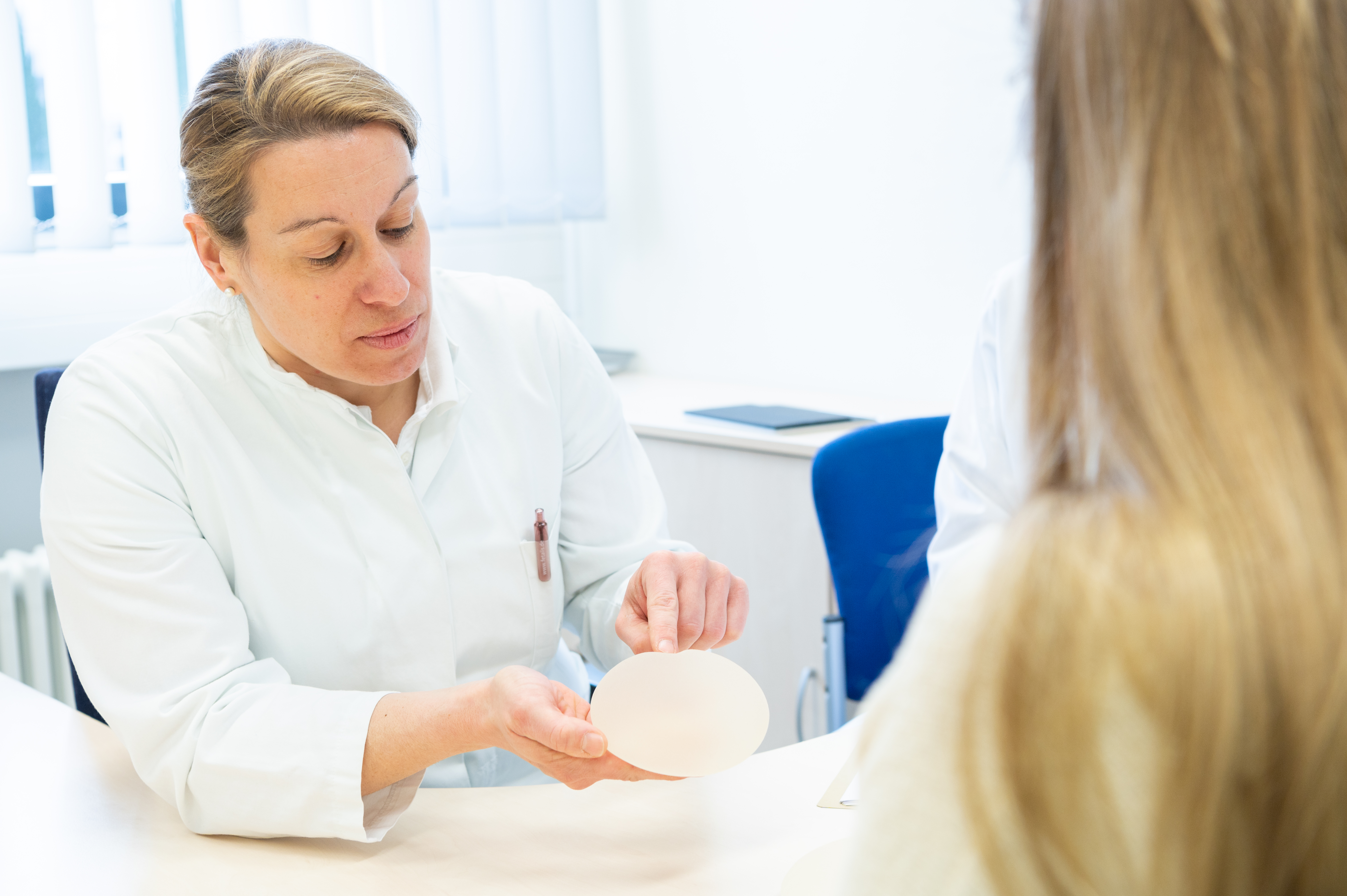 Beratungsgespräch Wiederaufbau mit Implantat