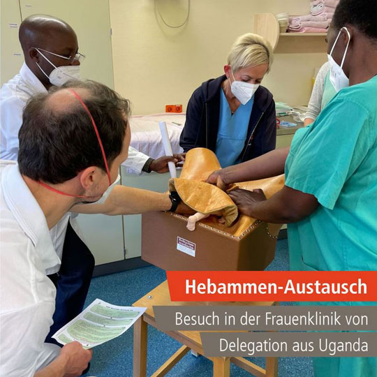 Hebammen und Delegation aus Uganda