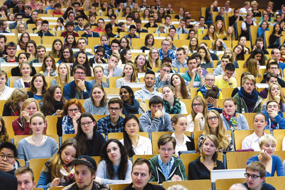 Students in Lecture Hall, Copyright MHH