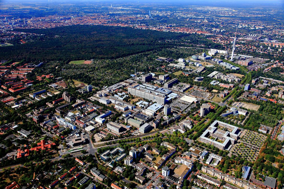 Luftbild des MHH-Geländes und Umgebung