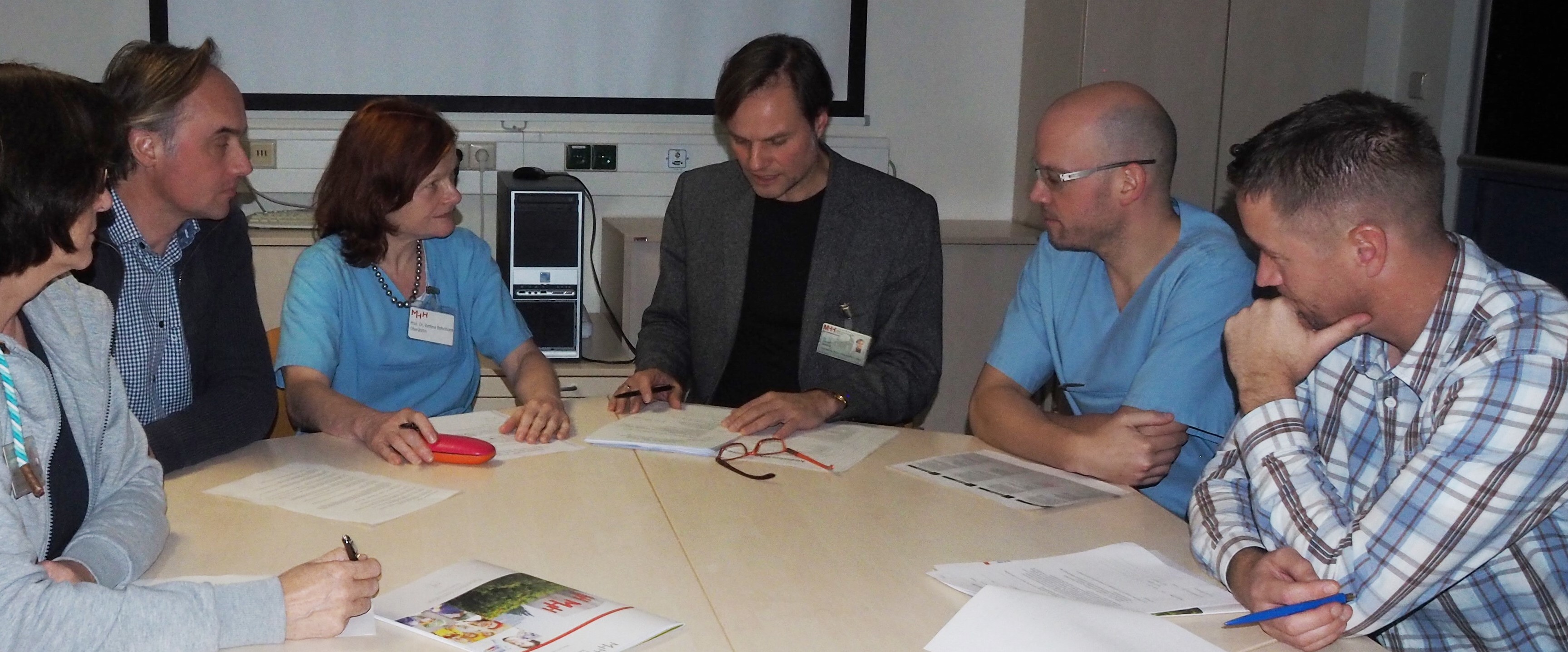 Copyright: K.Freund, Klinisches Ethik-Komitee, MHH Bild von Mitgliedern des Klinischen Ethik-Komitees der MHH
