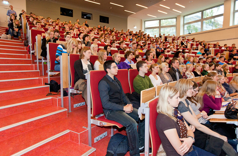 Students sitting at a lecture in lecture hall F