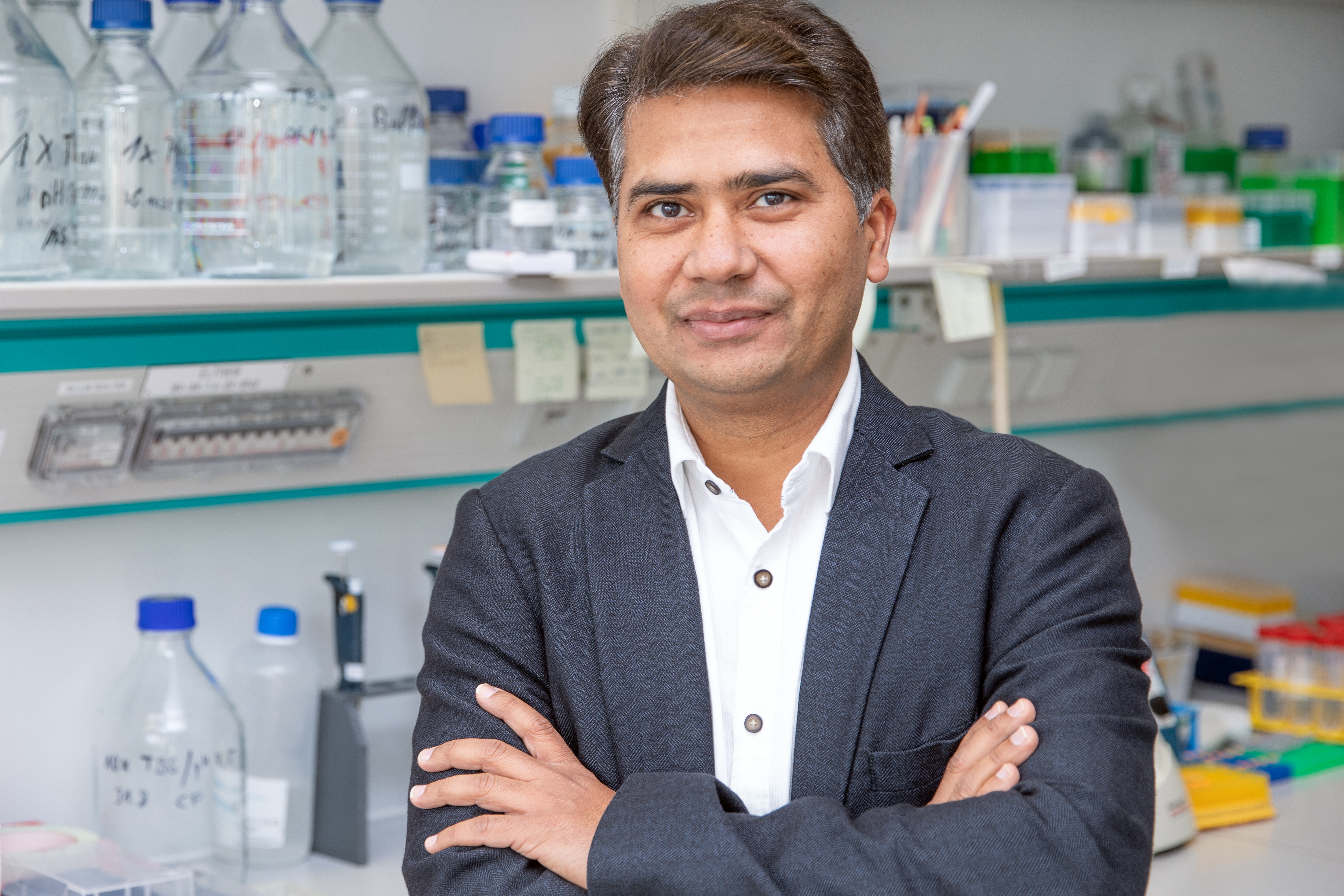 Delighted with his award: Heisenberg Professor Dr Amar Deep Sharma. Copyright: Karin Kaiser / MHH