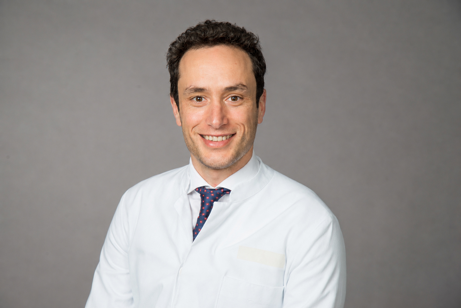 Portrait von Prof. Dr. Ahmed Othman, Neuer Direktor des Instituts für Diagnostische und Interventionelle Neuroradiologie der MHH