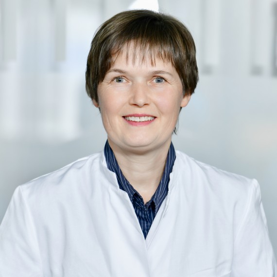 Dr. Anja Battermann
