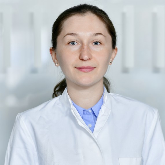 Dr. Yuliia Yuzefovych