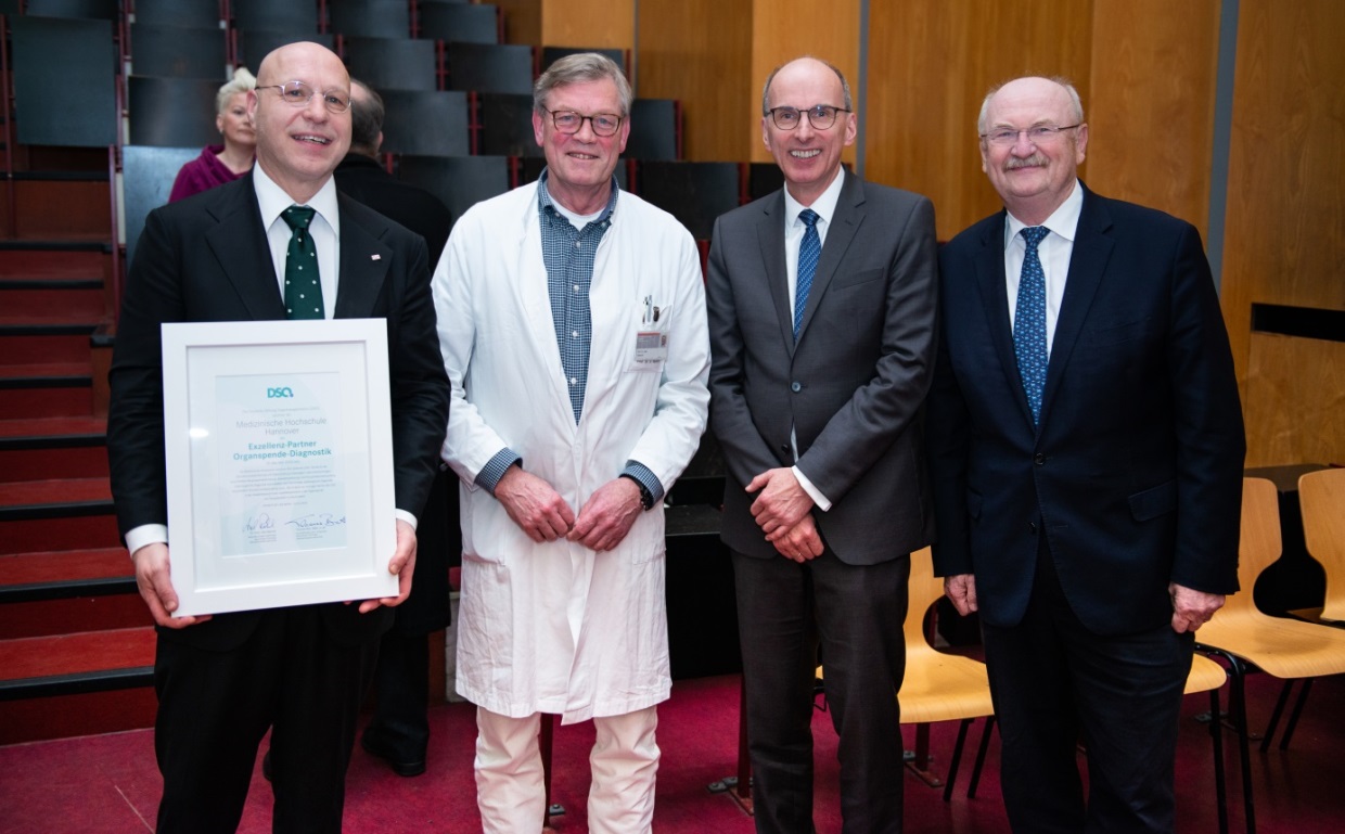 „Exzellente Partner“: Professor Rainer Blasczyk, Professor Axel Haverich, Dr. Axel Rahmel und Professor Michael Manns (von links). Copyright: medJunge/MHH
