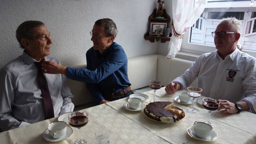 Später Nachmittag zu Hause in Quedlinburg - Vorbereitung für die Kaffeetafel. Copyright: privat