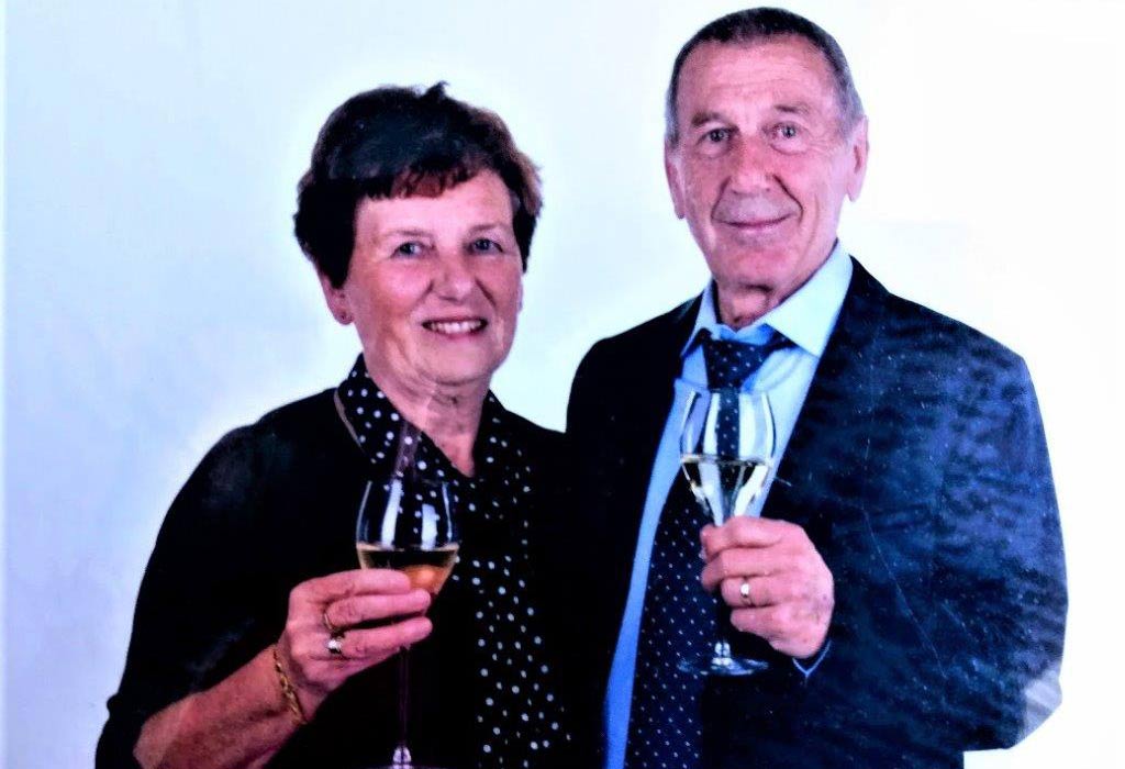 Freude beim Ehepaar Helga und Heinz T. über die erreichten 30 Jahre HTx / Copyright: privat